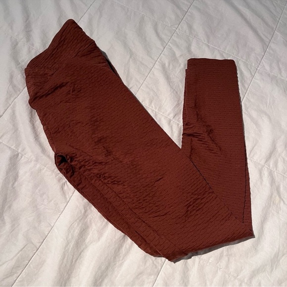 Crop Shop Boutique CSB Textured Scrunch BARE brown Leggings, size S - Picture 2 of 10